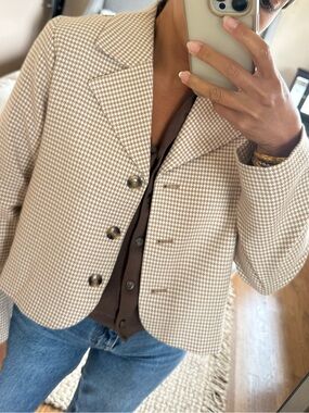Monkl Cropped Houndstooth Blazer in Beige